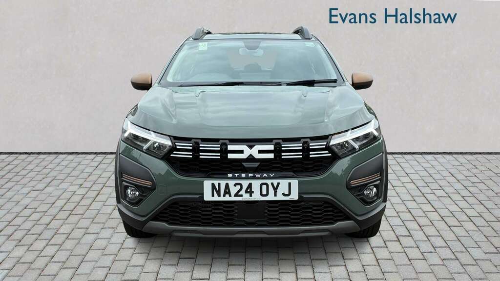 Dacia Sandero Stepway 1.0 Tce Extreme 2024 Green #2