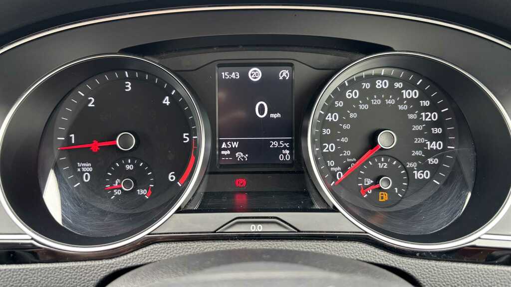 Volkswagen Passat 1.6 Se Tdi Dsg 119 Bhp Silver #13