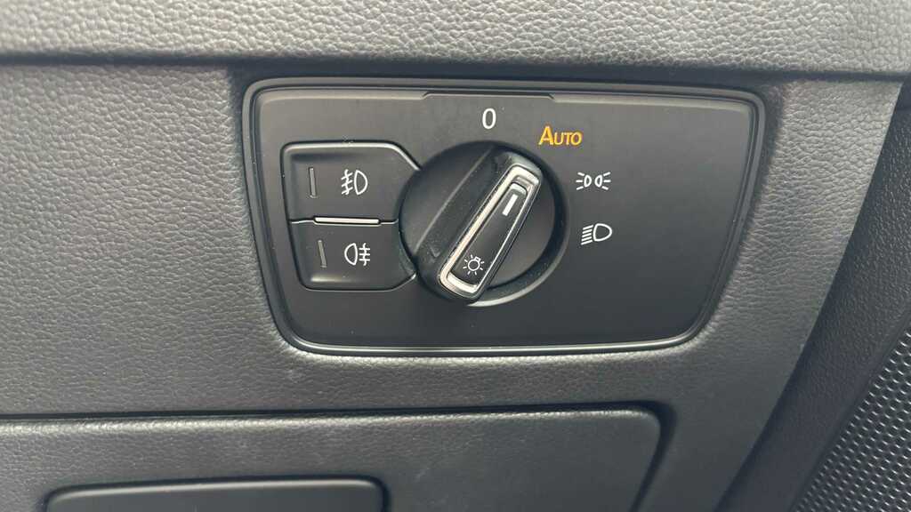 Volkswagen Passat 1.6 Se Tdi Dsg 119 Bhp Silver #16