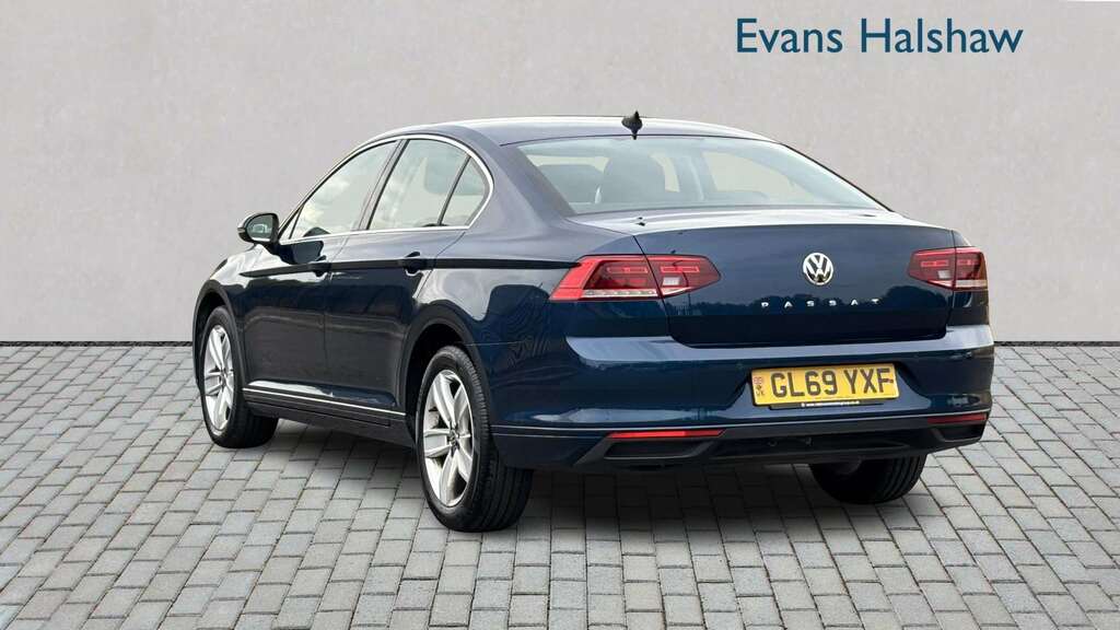 Volkswagen Passat 2.0 Tdi Evo Scr Se Nav 2019 Blue #2