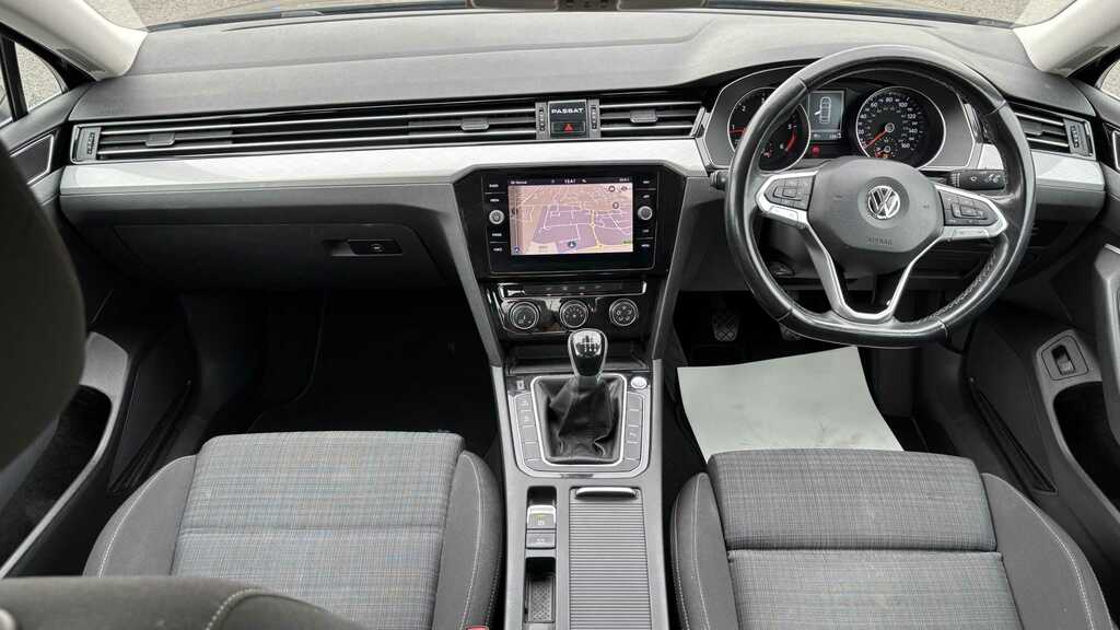 Volkswagen Passat 1.6 Se Tdi Dsg 119 Bhp Silver #8