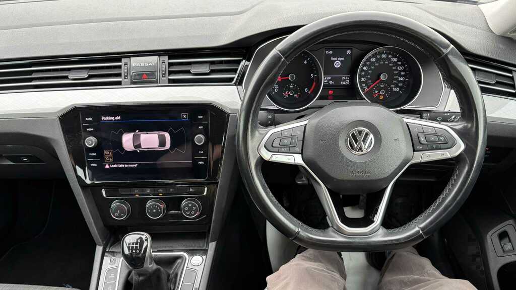 Volkswagen Passat 1.6 Se Tdi Dsg 119 Bhp Silver #12