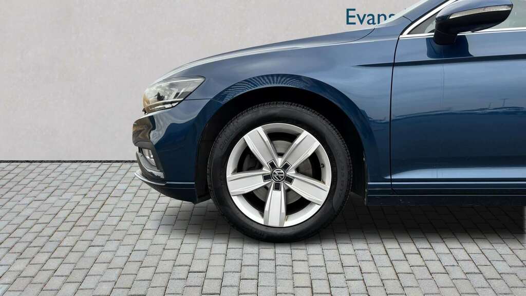 Volkswagen Passat 1.6 Se Tdi Dsg 119 Bhp Silver #7