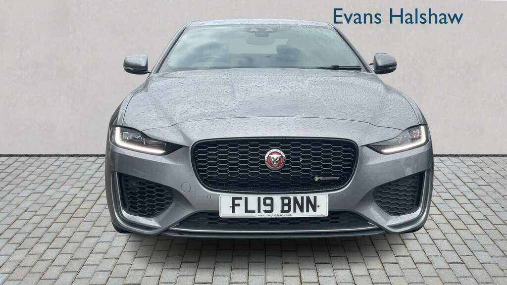 Jaguar XE 2.0 R-dynamic S 2019 Grey #4