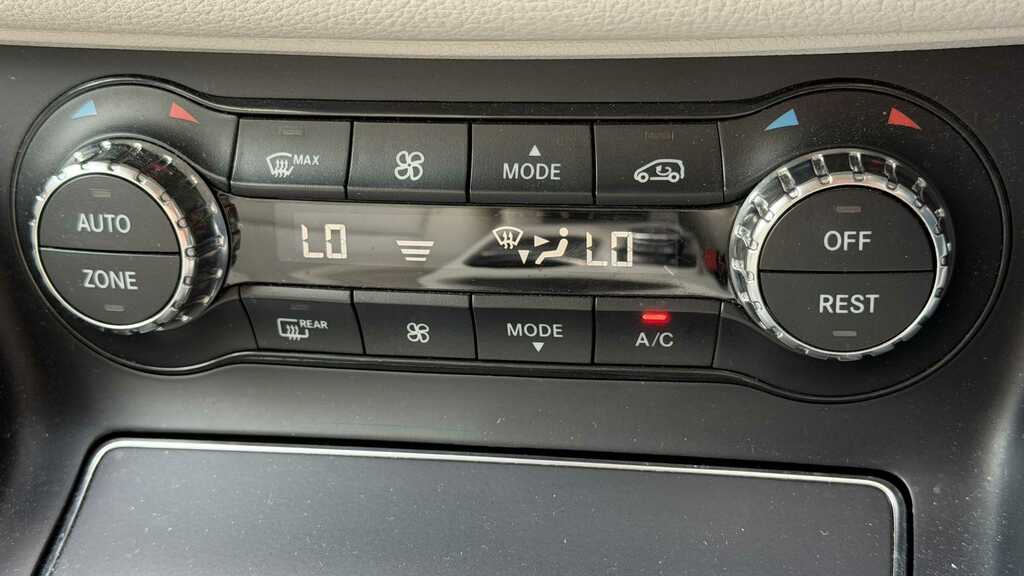Mercedes-Benz GLA Class 2.1L Gla 200 D 4Matic Sport 134 Bhp Grey #18