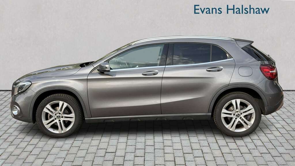 Mercedes-Benz GLA Class 200 Sport Premium 2018 Grey #3