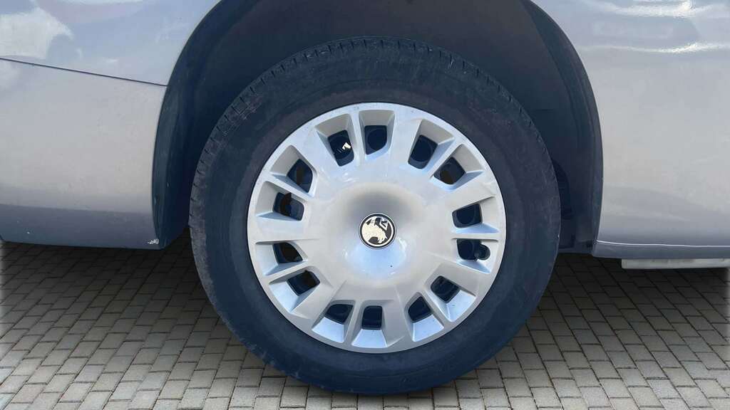 Vauxhall Combo-e Life 100Kw Design XL 52Kwh 7 Seat 2025 Grey #5