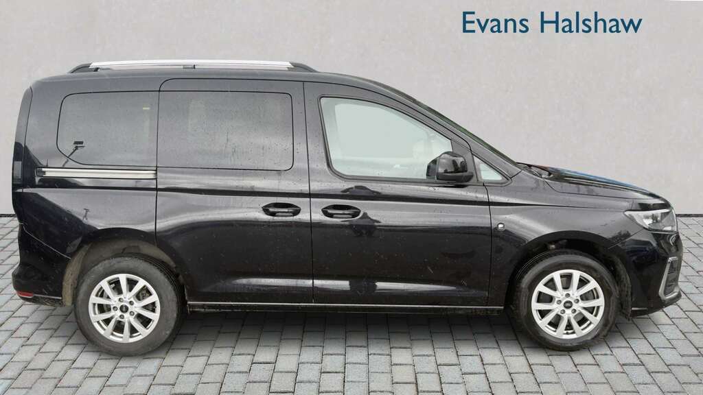 Ford Tourneo Connect 2.0 Ecoblue Titanium 2023 Black #3