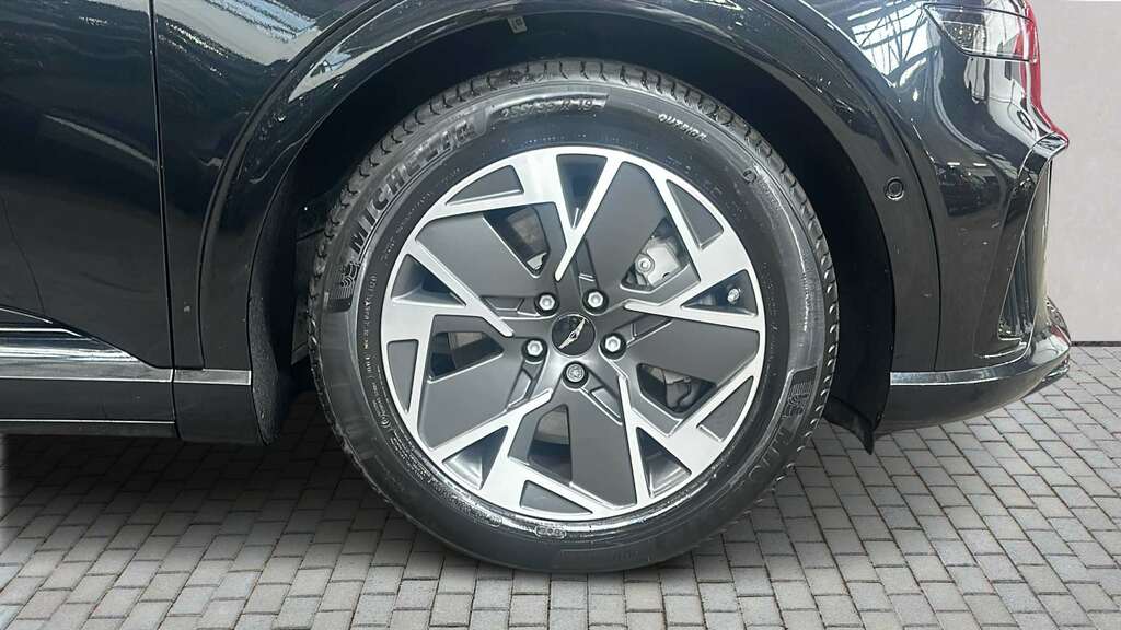Genesis GV60 168Kw Pure 84Kwh 2025 Black #4