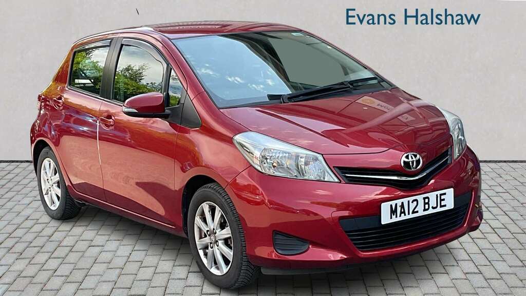Toyota Yaris Trend White #1