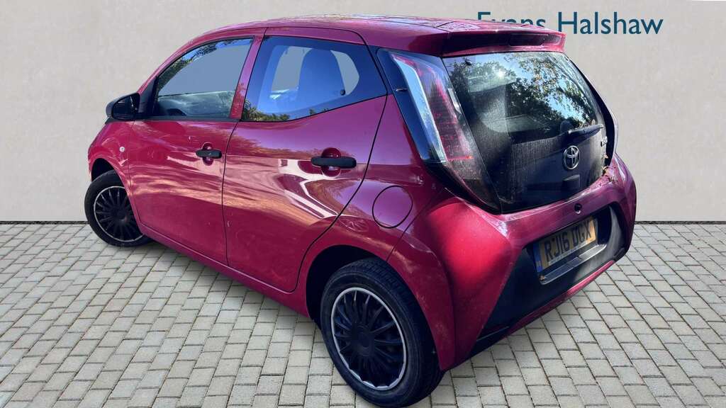 Toyota Aygo 1.0 Vvt-i X 2016 RJ16DGX Red #2