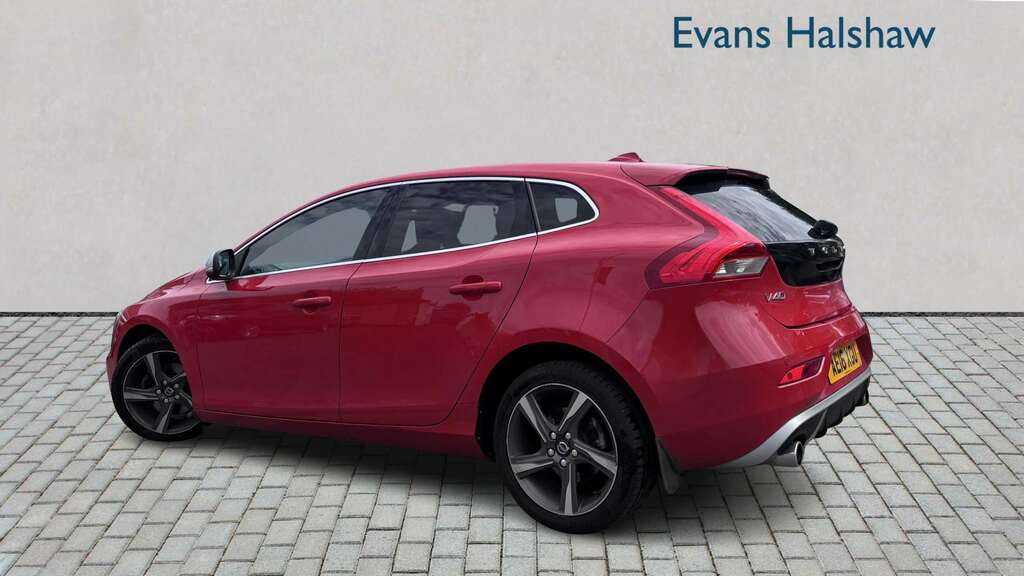 Volvo V40 D2 120 R Design 2016 Red #2