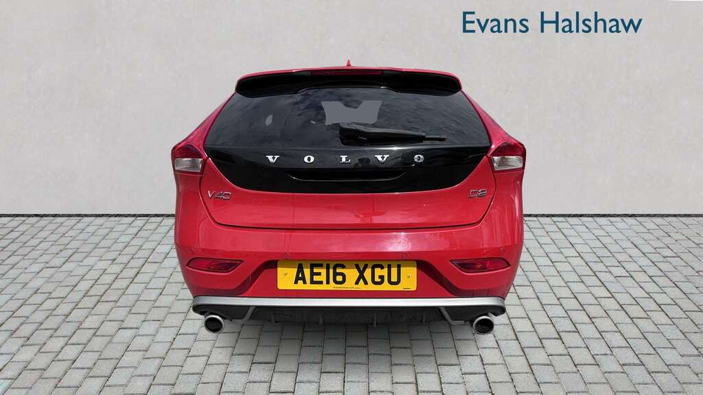 Volvo V40 D2 120 R Design 2016 Red #4