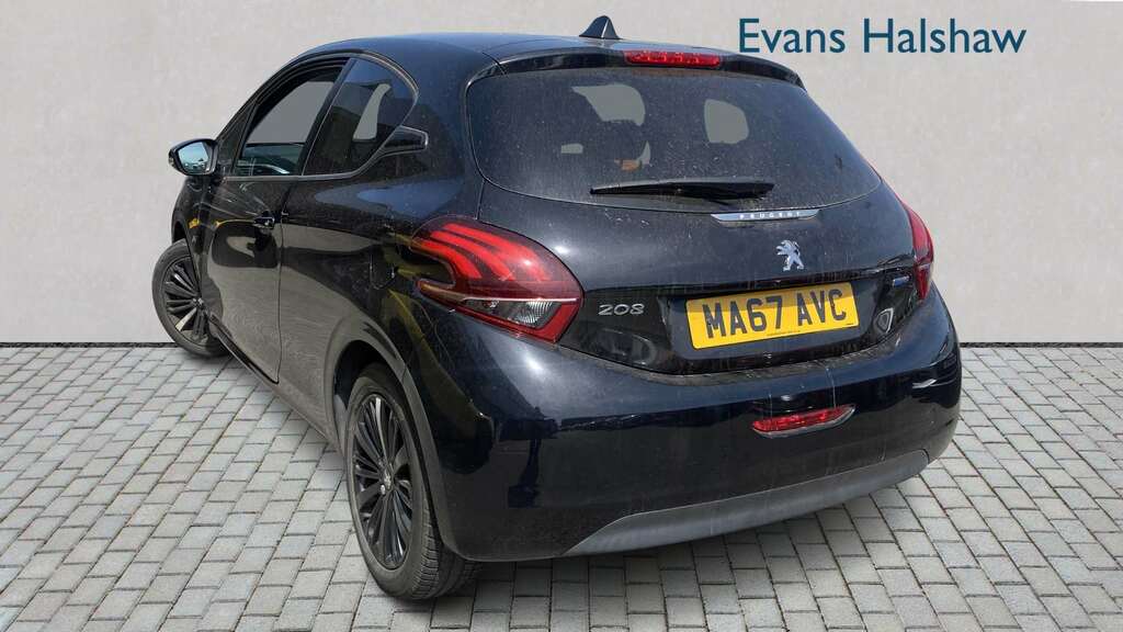 Peugeot 208 1.2 Puretech Allure Premium Hatchback M Black #2