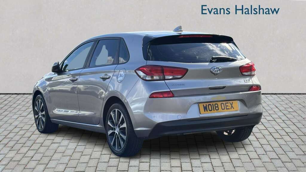 Hyundai I30 1.6 Crdi Se Nav Dct 2018 White #2
