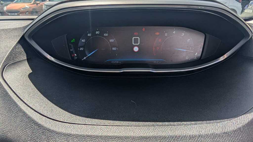 Peugeot 3008 Allure Red #18