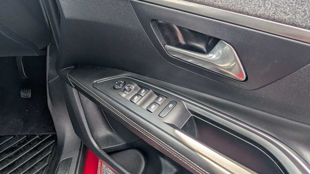 Peugeot 3008 Allure Red #16