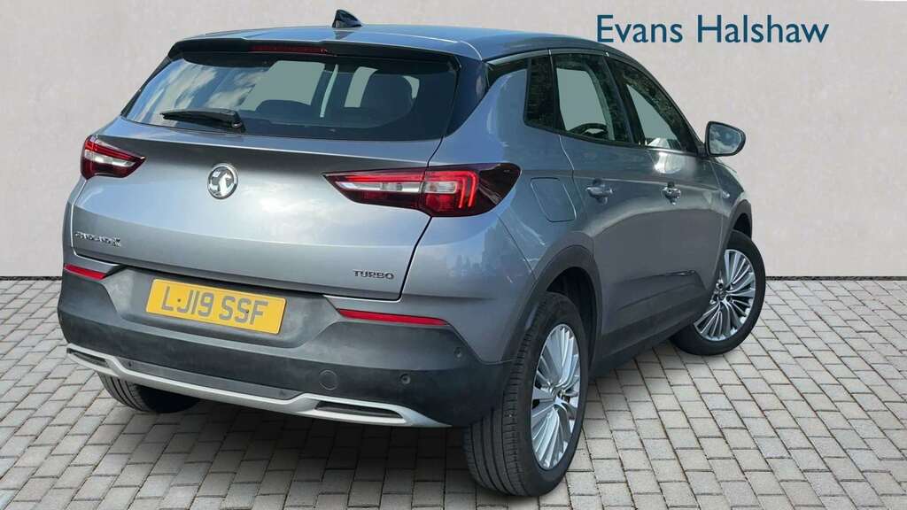 Vauxhall Grandland X 1.2 Turbo Tech Line Nav 8 Speed 2019 Grey #2