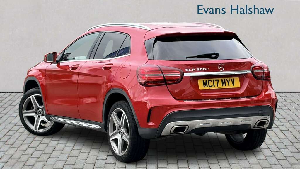 Mercedes-Benz GLA Class 200D Amg Line Premium 2017 Red #2