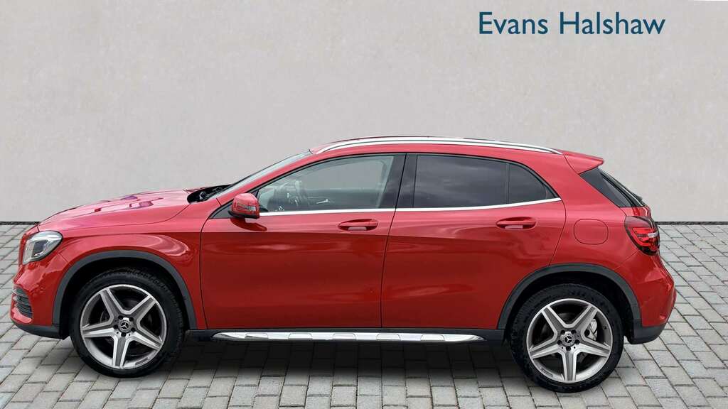 Mercedes-Benz GLA Class 200D Amg Line Premium 2017 Red #6
