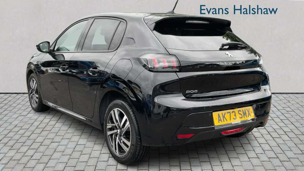 Peugeot 208 1.2 Puretech 100 Allure Premium Black #2