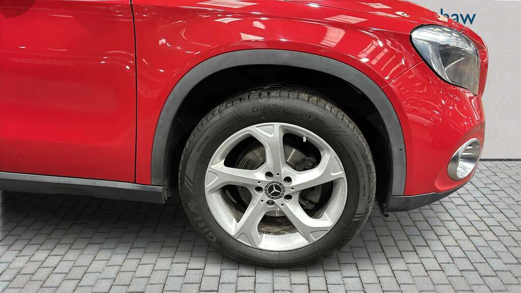 Mercedes-Benz GLA Class 200 Sport 2017 Red #6