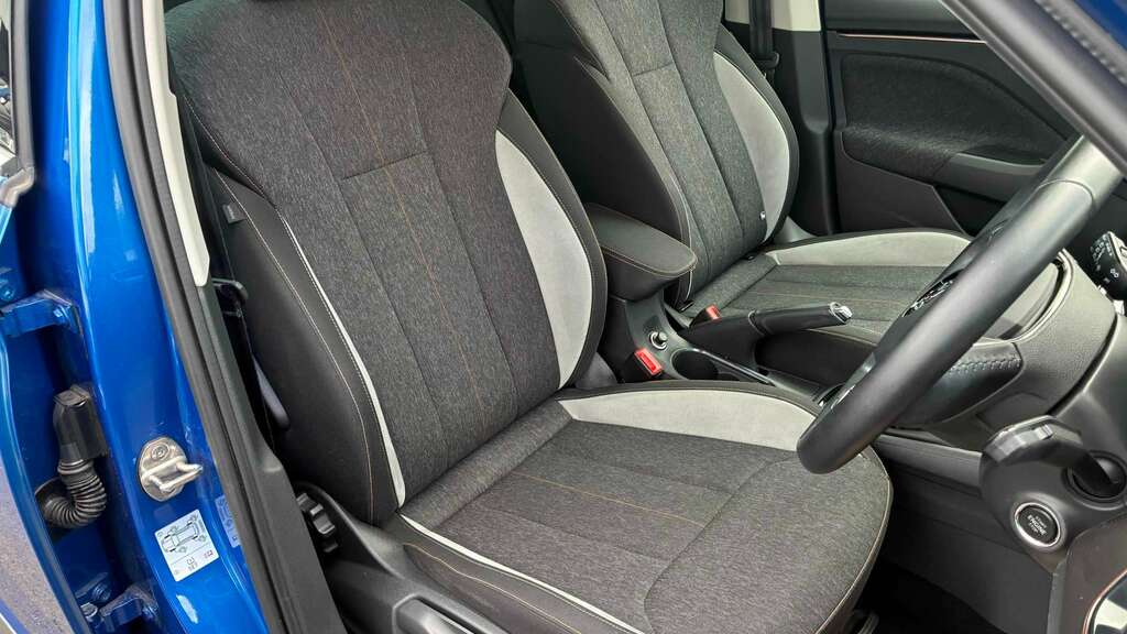 Skoda Kamiq Se Drive White #25