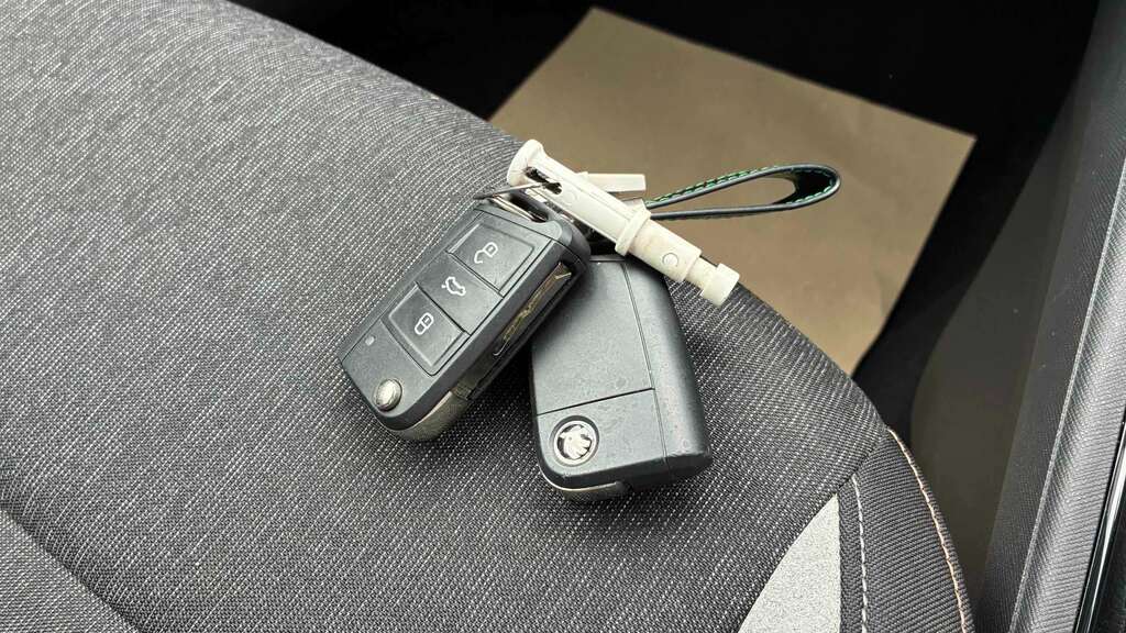 Skoda Kamiq Se Drive White #37