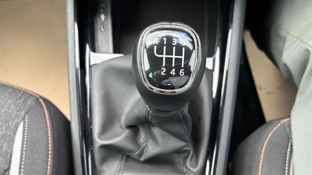 Skoda Kamiq Se Drive White #36