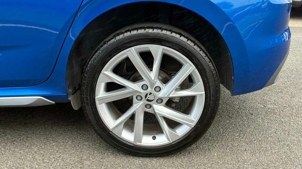 Skoda Kamiq Se Drive White #20