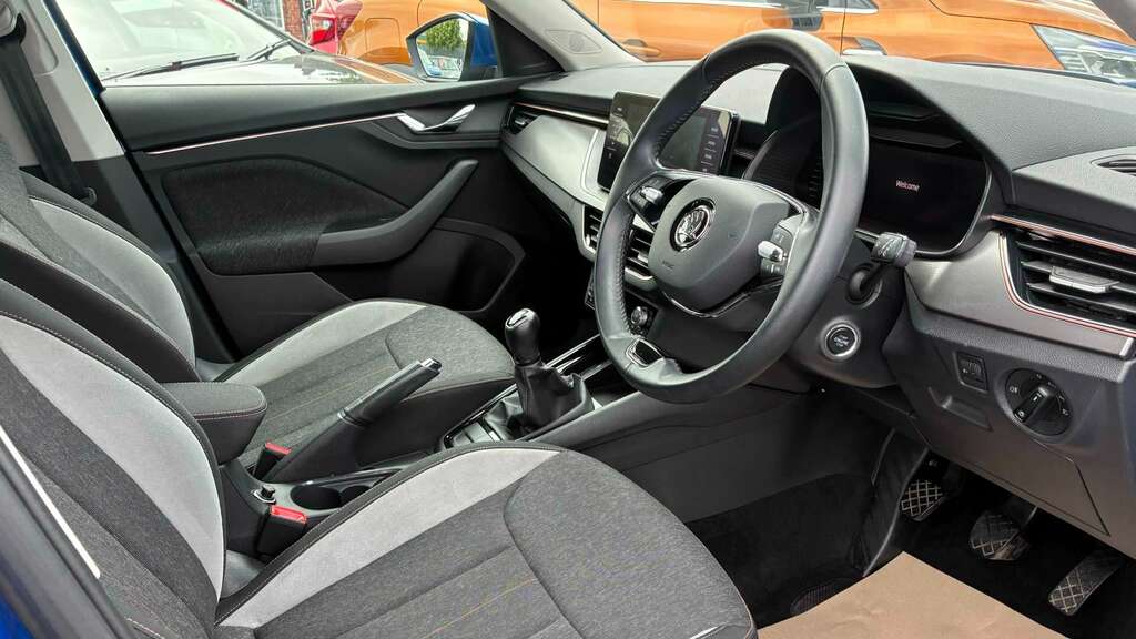 Skoda Kamiq Se Drive White #26