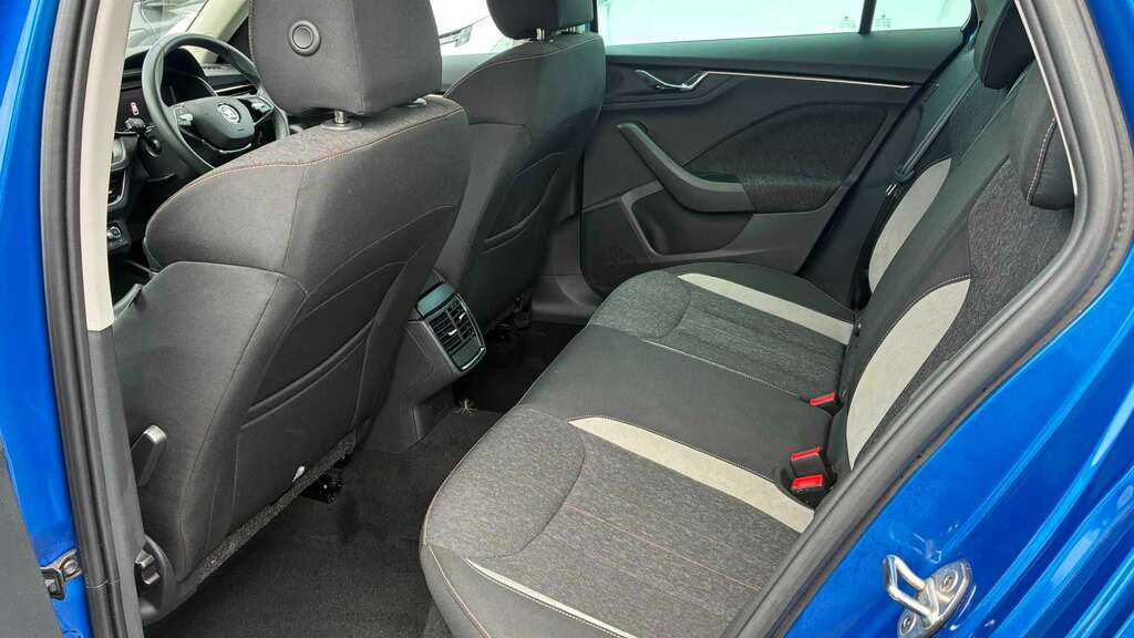 Skoda Kamiq Se Drive White #23