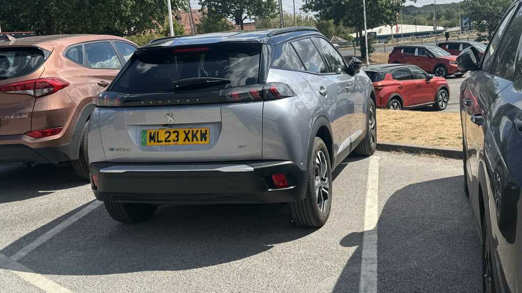 Peugeot e-2008 100Kw Gt 50Kwh 2023 Grey #5