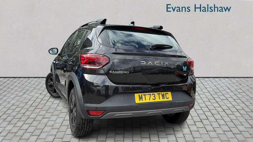 Dacia Sandero Stepway 1.0 Tce Extreme Cvt 2024 Black #2