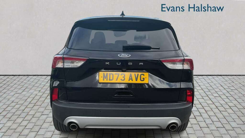 Ford Kuga 1.5 Ecoboost 150 Titanium Edition 2023 Black #4