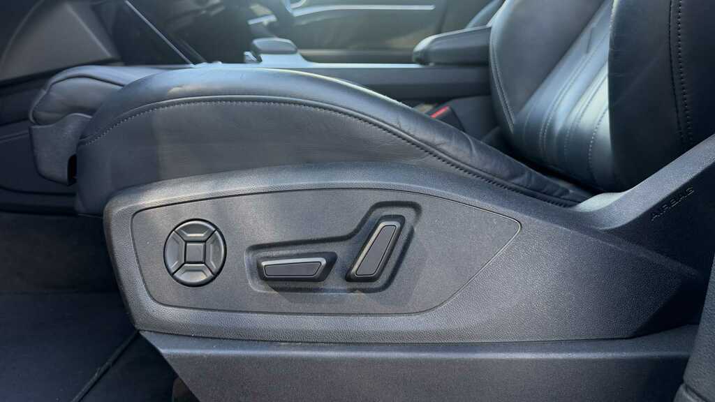 Audi E-tron 50 Sport Suv Quattro 71.2Kwh 11 Silver #25