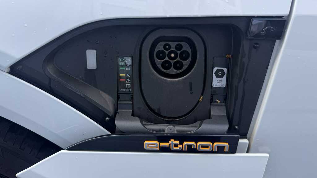 Audi E-tron 50 Sport Suv Quattro 71.2Kwh 11 Silver #38