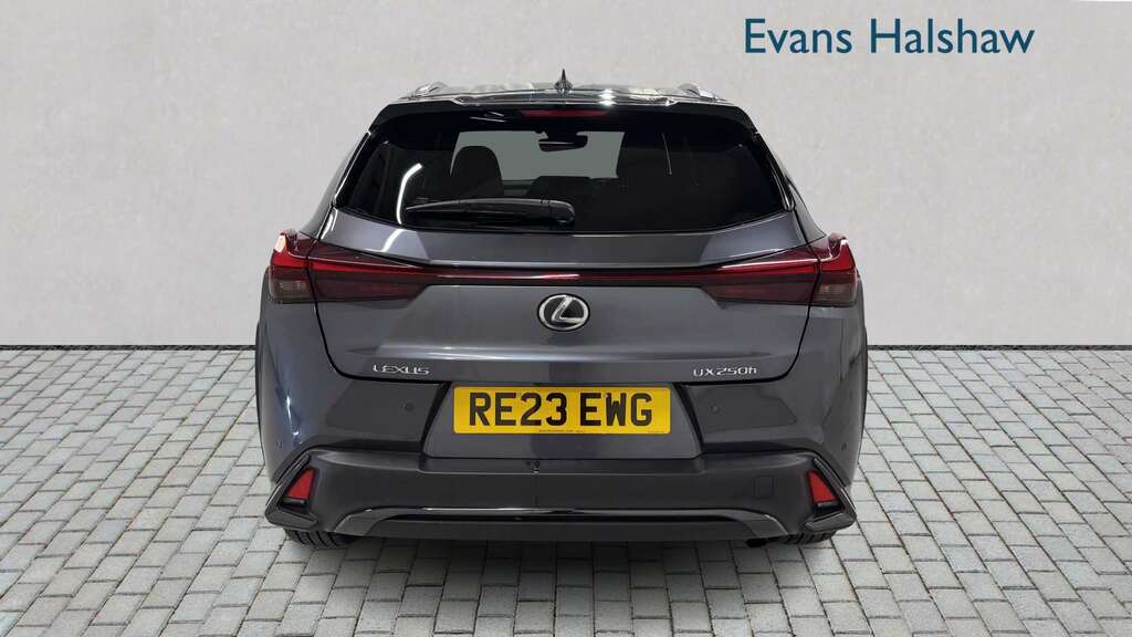 Lexus UX 250H 2.0 F-sport Design Cvt 2023 Grey #3