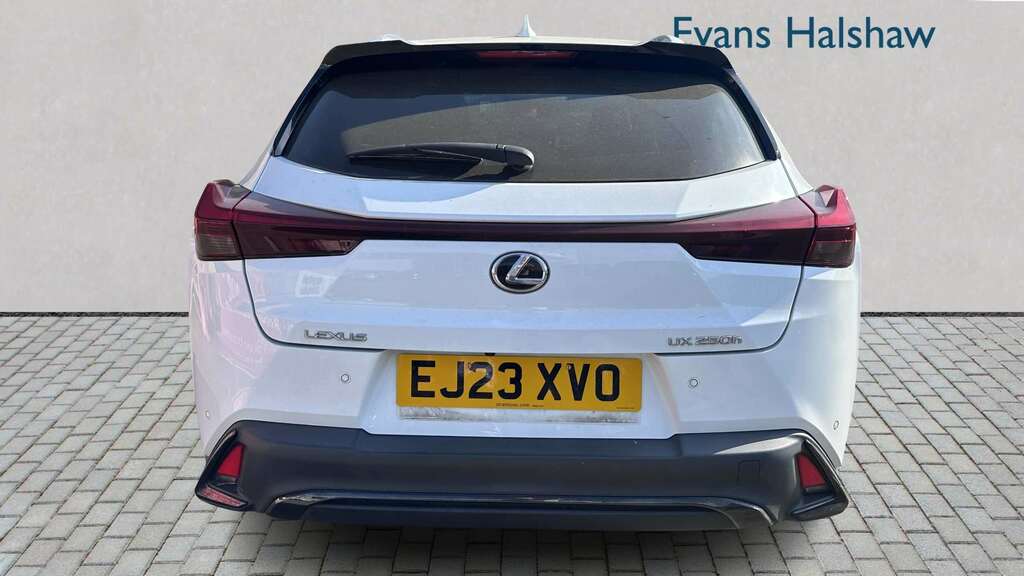 Lexus UX 250H 2.0 F-sport Cvt Nav 2023 White #5