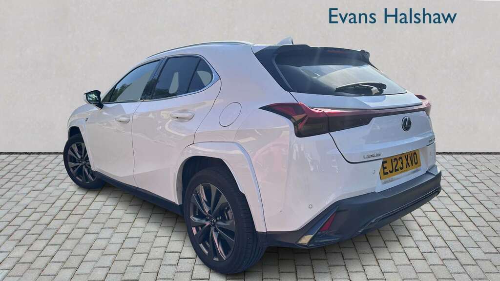 Lexus UX 250H 2.0 F-sport Cvt Nav 2023 White #2