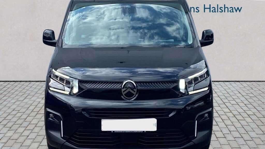 Citroen Berlingo 1.2 110 Plus M 2026 Black #4