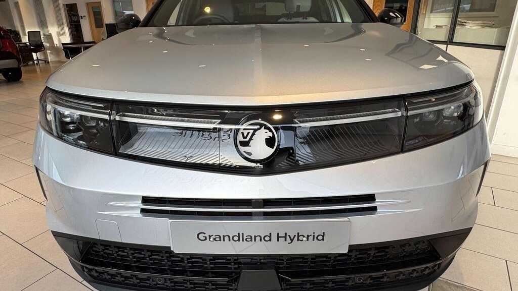 Vauxhall Grandland 1.2 Hybrid 145 Ultimate E-dct6 Fixed Roof 20 NJ26ODF White #2