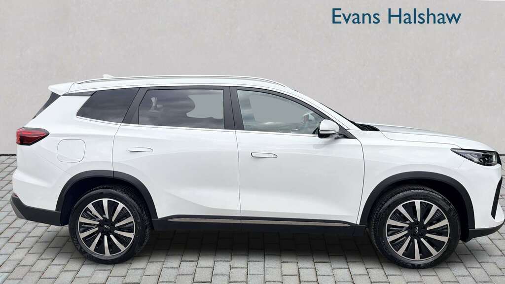 Chery Tiggo 8 1.5T Phev Summit Dht 2026 White #4