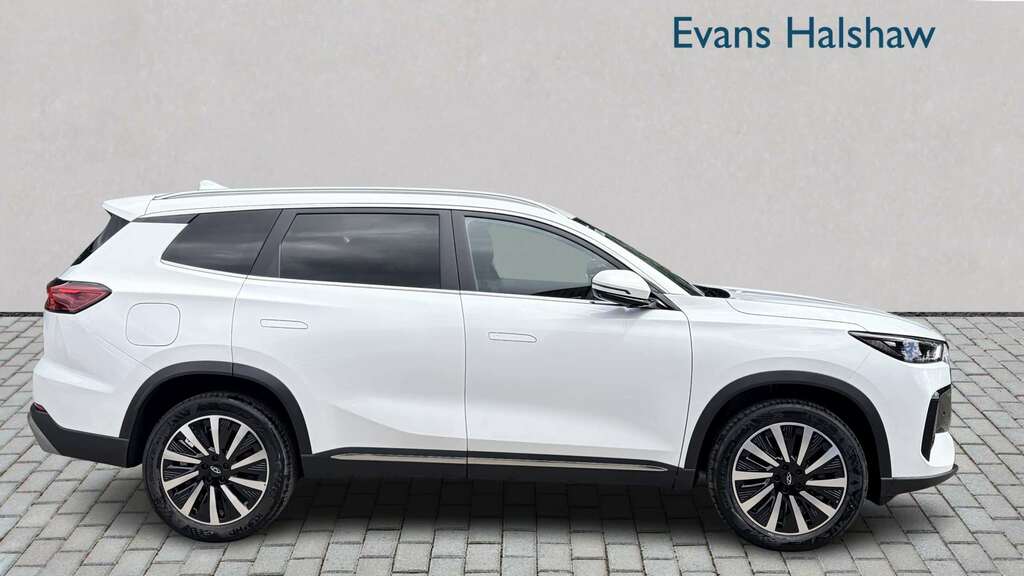 Chery Tiggo 8 1.5T Phev Summit Dht 2026 White #4