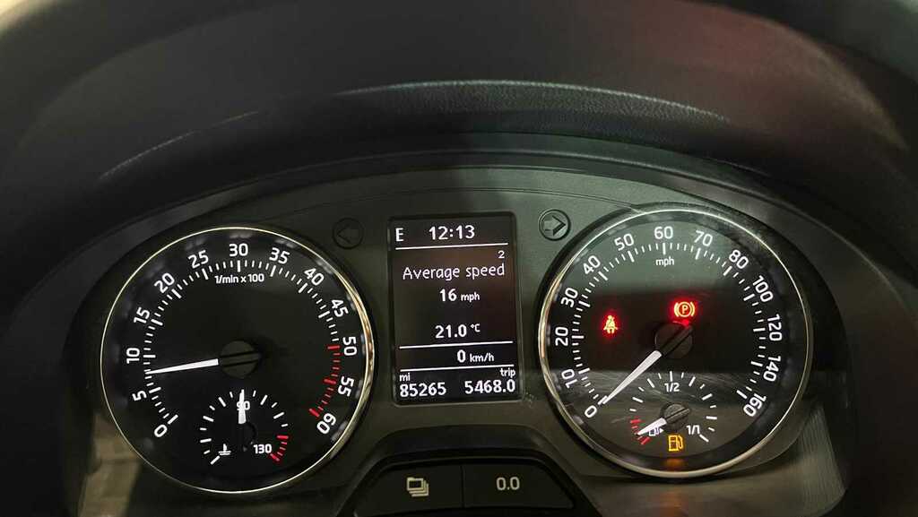 Skoda Rapid Spaceback 1.6 Tdi Cr Se Sport - Pan Roof White #18