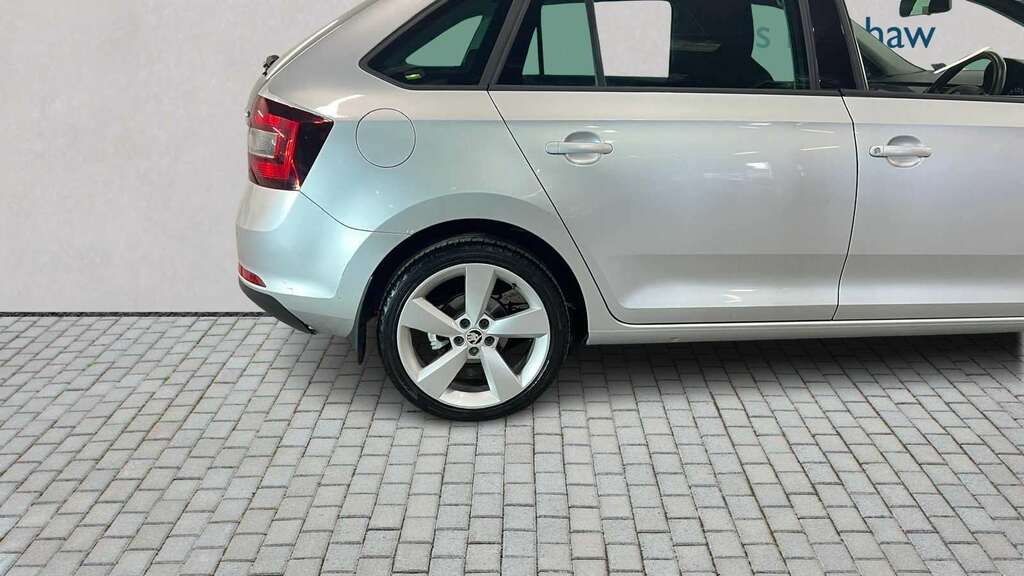 Skoda Rapid Spaceback 1.6 Tdi Cr Se Sport - Pan Roof White #11