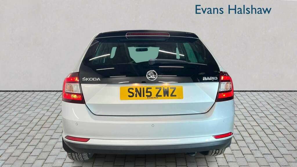 Skoda Rapid Spaceback 1.6 Tdi Cr Se Sport - Pan Roof White #3