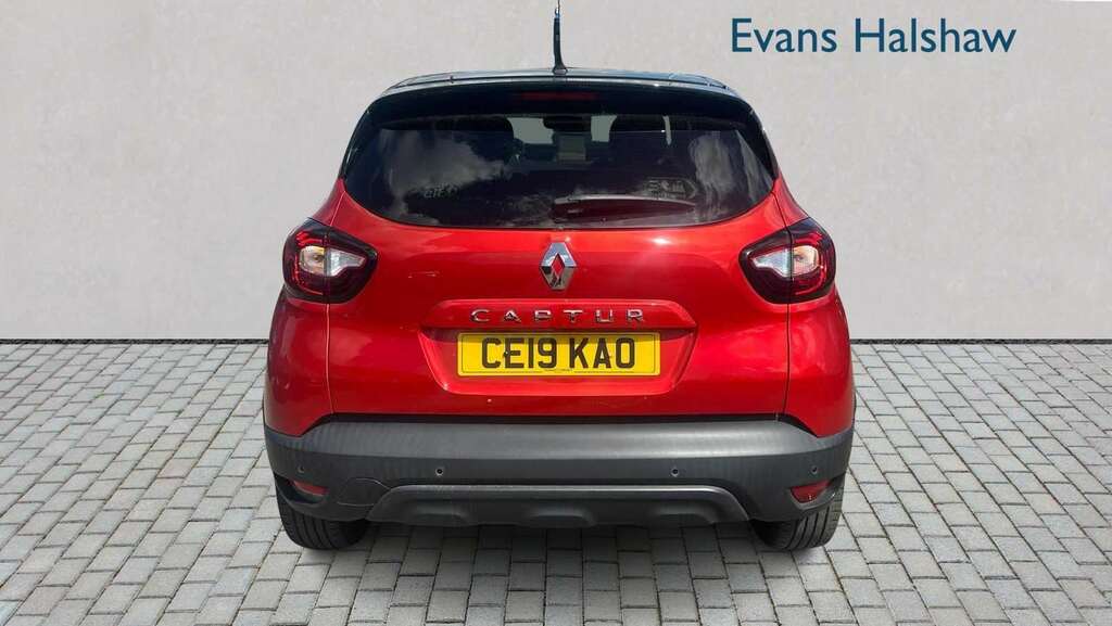 Renault Captur 0.9 Tce 90 Iconic 2019 Red #4