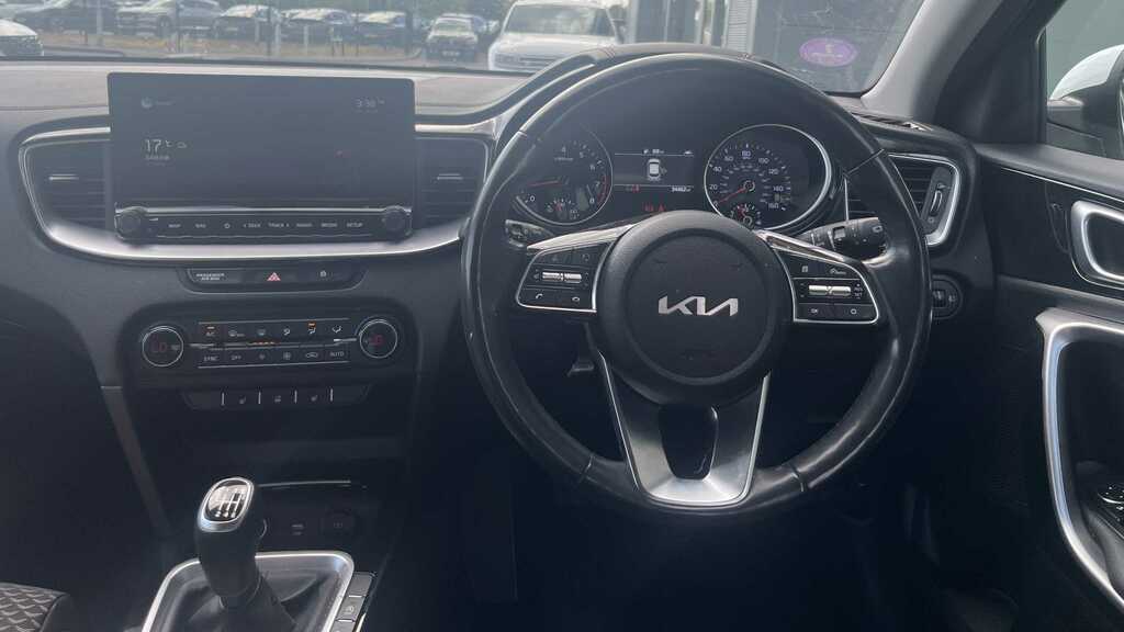 Kia Xceed 1.6 Gdi 8.9Kwh 4 Suv Plug-in Hybrid Dct Black #15
