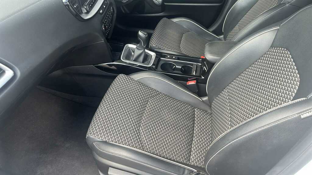Kia Xceed 1.6 Gdi 8.9Kwh 4 Suv Plug-in Hybrid Dct Black #12